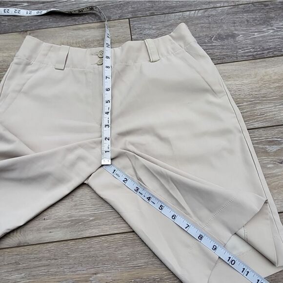 Women's Nike golf shorts size 2 Bermuda length cream colored - Picture 2 of 11